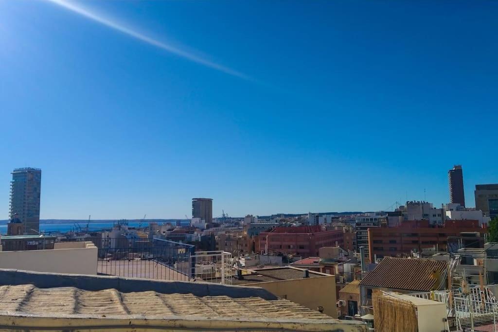 Casa Colorista En El Casco Antiguo Villa Alicante Exteriör bild